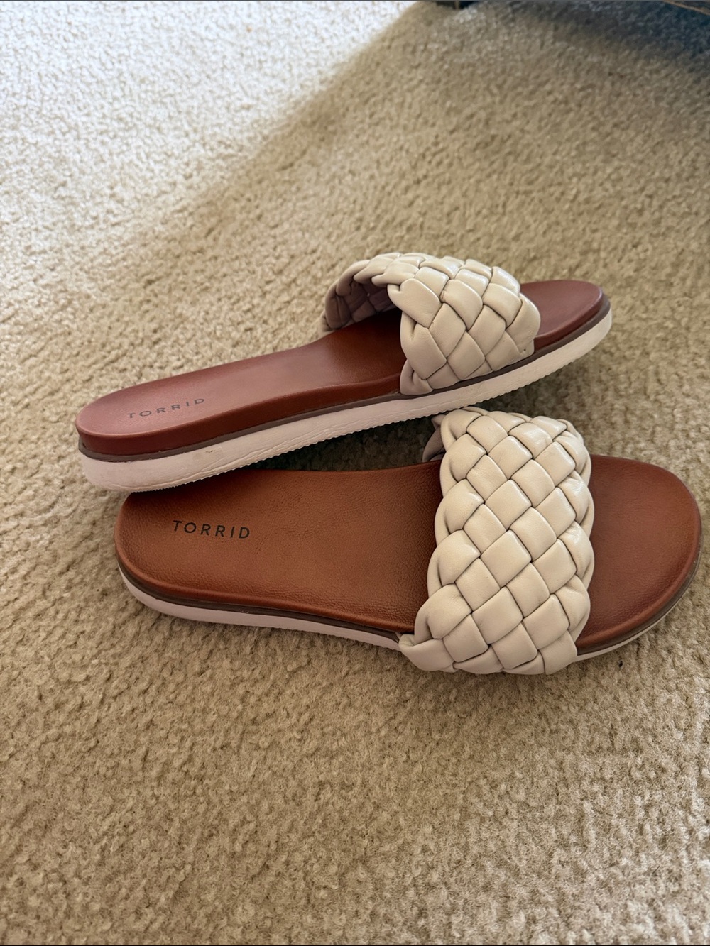 torrid White Braided Slide Sandals with Brown Footbed size 12 - Picture 3 of 3